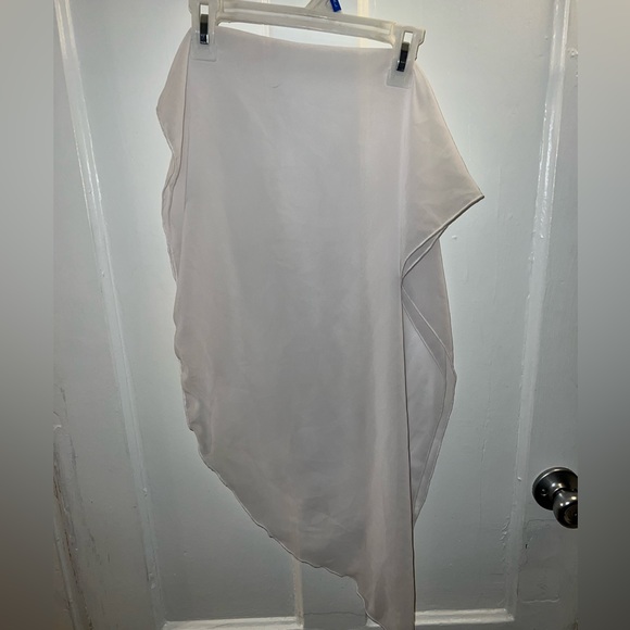 Sheer white sarong - Picture 3 of 3